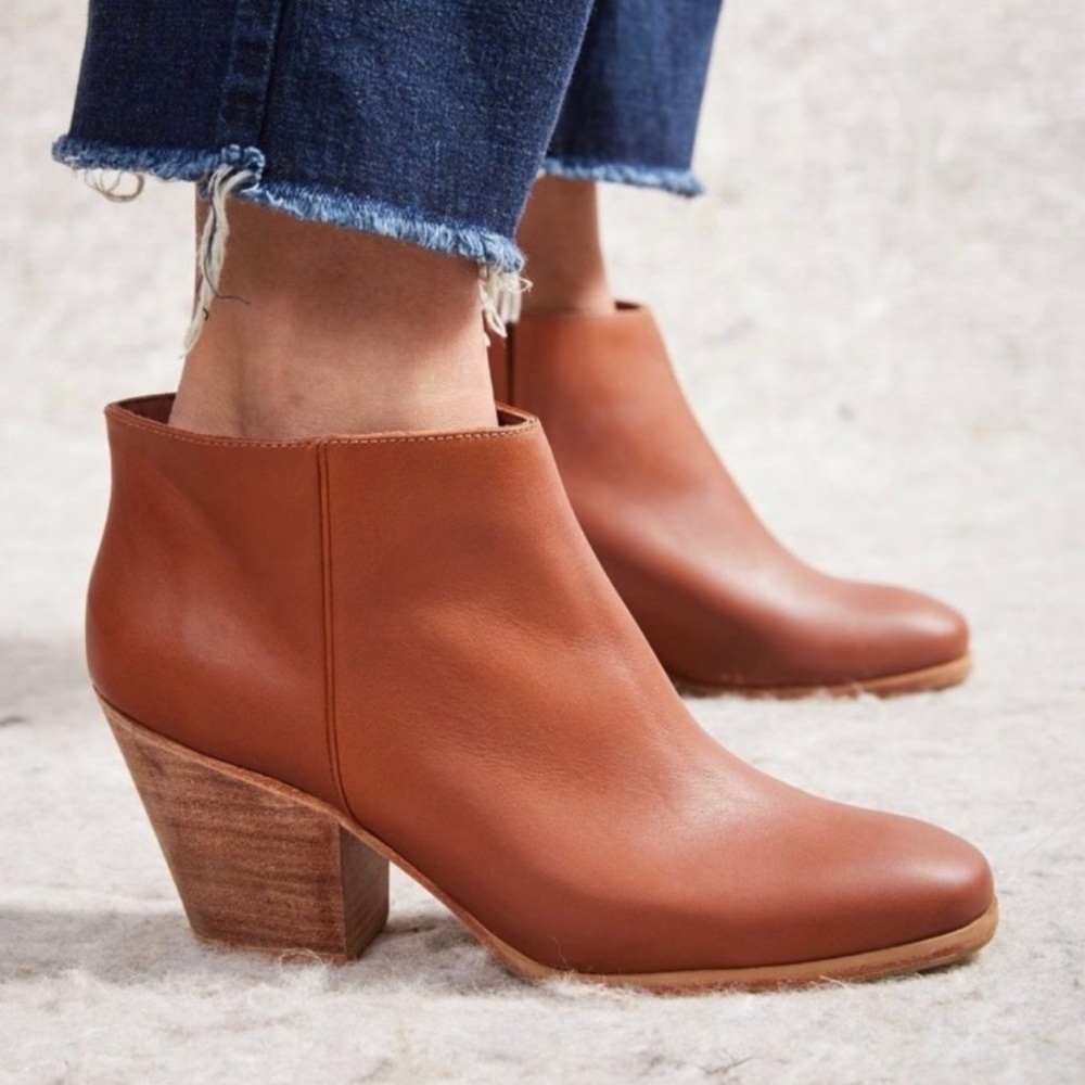 New Rachel Comey Camel Leather Booties Sz 7-7.5